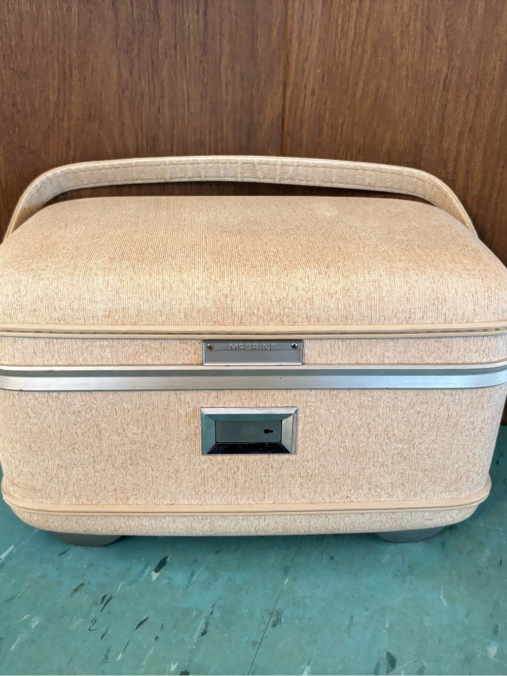 Vintage hard shell train case beige 1960’s suitcase